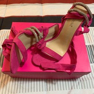 Dascia - Size 10 - Brand New